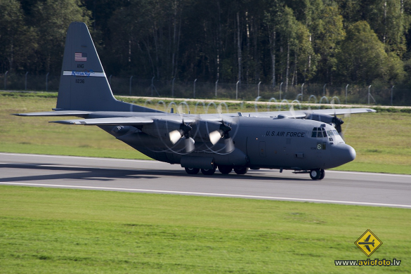 Lockheed C-130H Hercules (L-382)